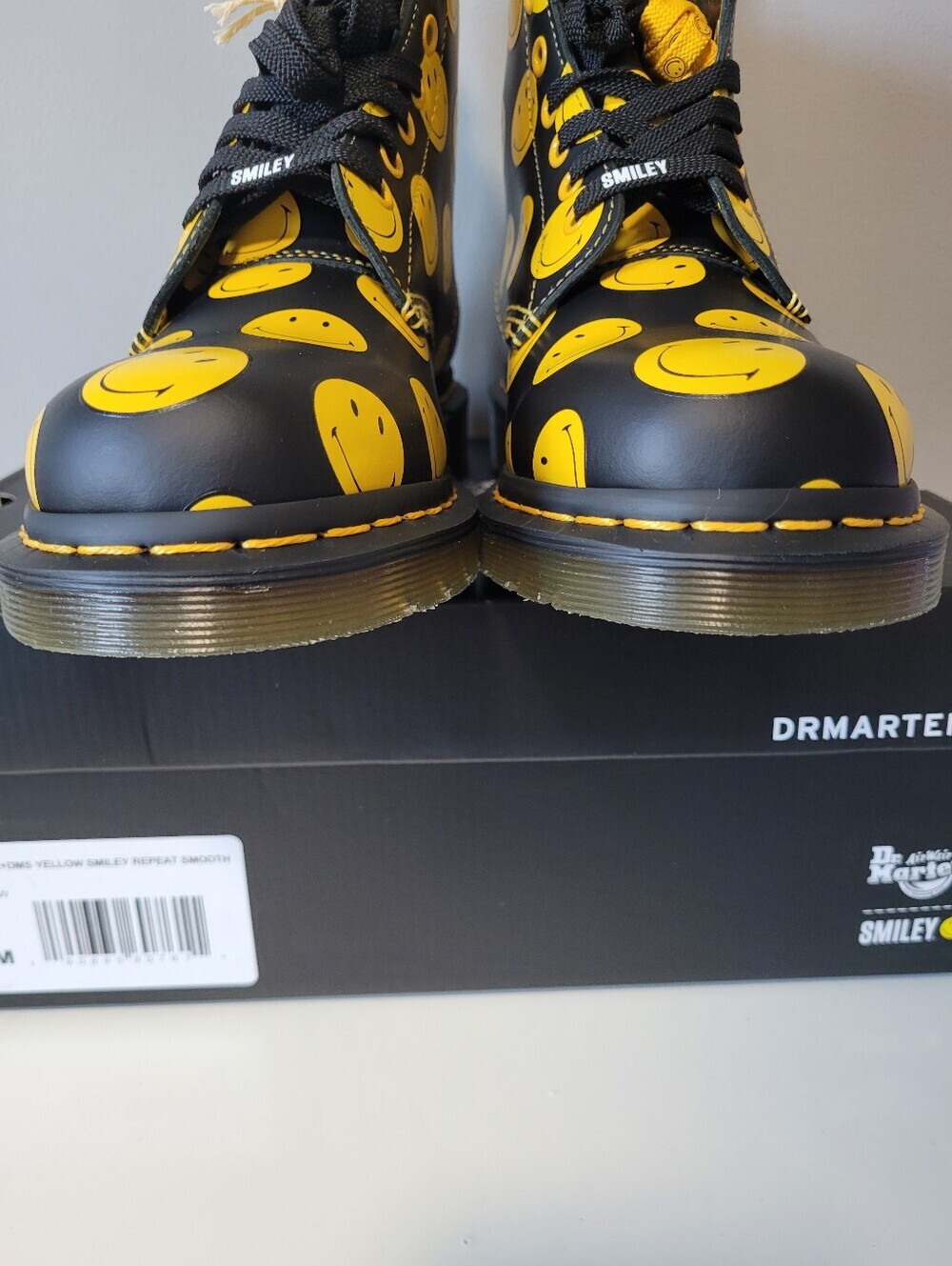 Dr. Martens x Smiley 1460 8-Eye Smooth Leather Lace-Up Boots, BNIB, Size 8 - Picture 3 of 12